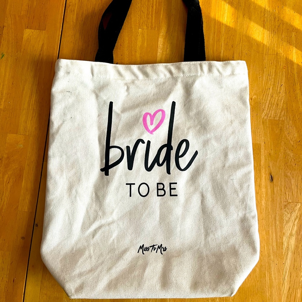 Bride to be tote bag